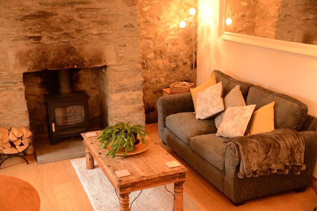 The Cottage Gairlochy Spean Bridge Exterior photo